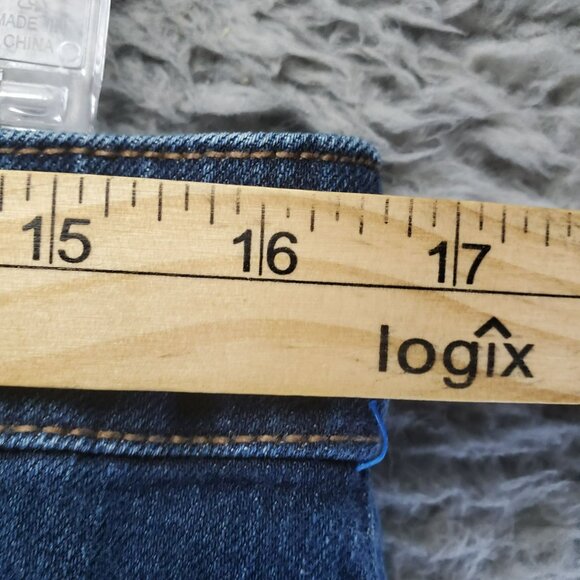 Chicos Jeans Womens 1.5 Short US 10 Petite Blue Ultimate Fit Boot Leg Denim - Picture 6 of 14